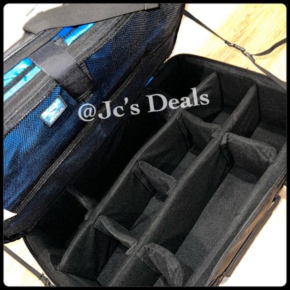 🔥 RVCA ZAK NOYLE CAMERA DUFFLE BAG 🔥 - Picture 9 of 14